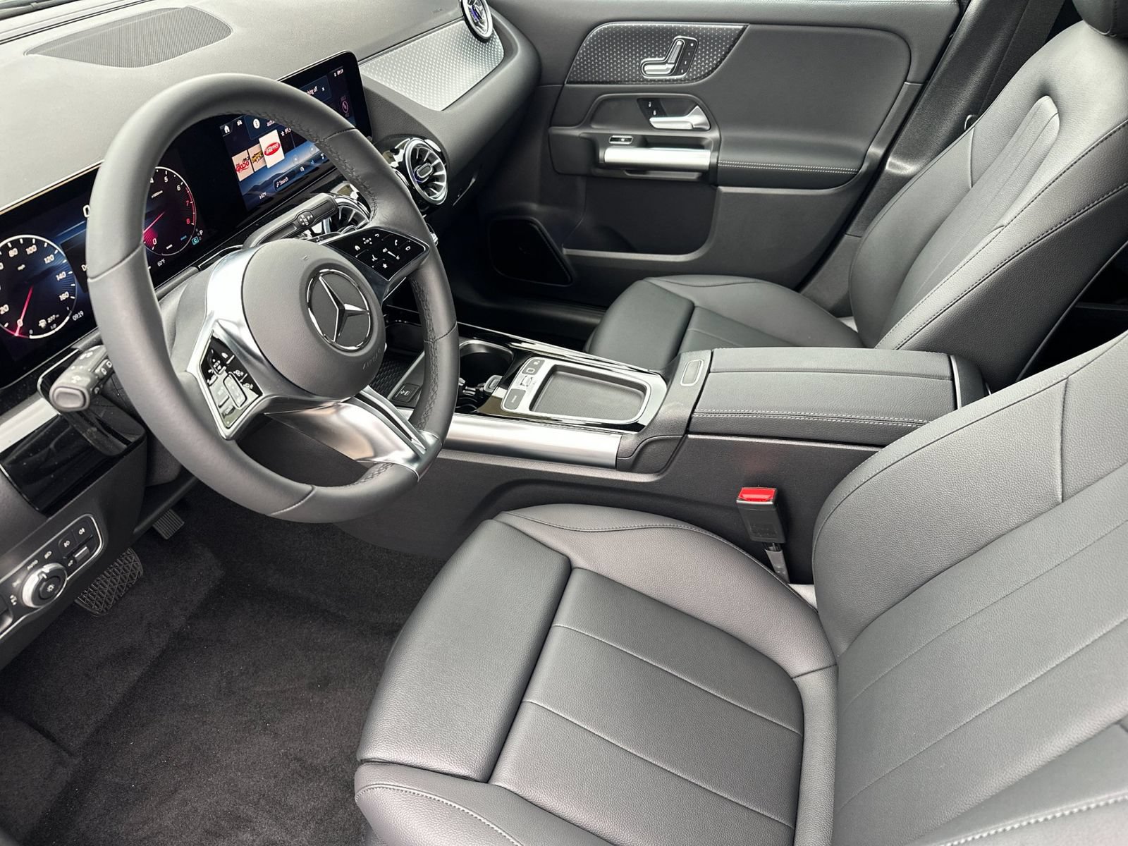 Used 2025 Mercedes-Benz GLA 250 image 10