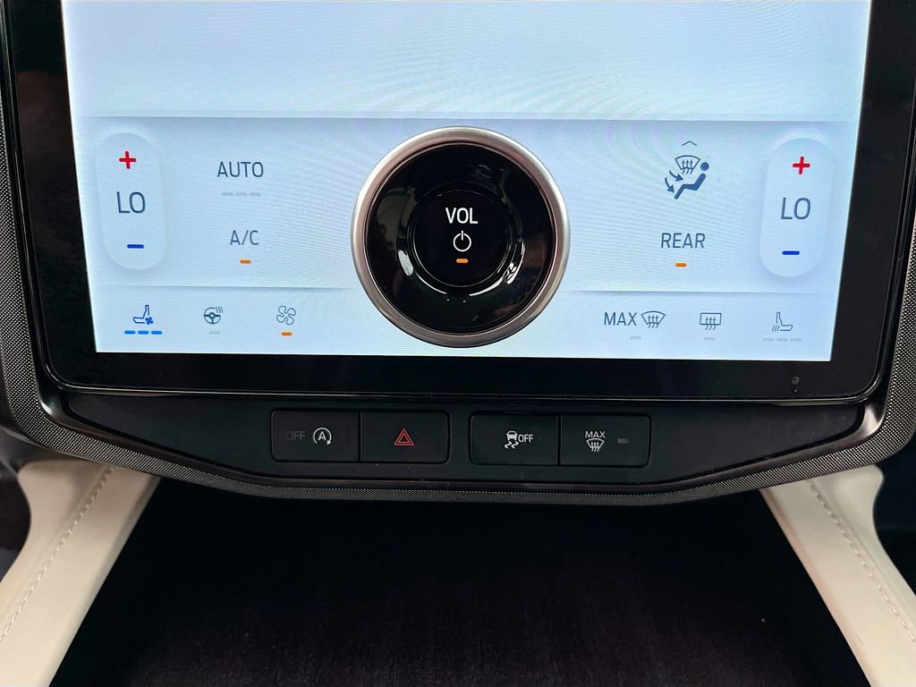 Used 2023 Ford Expedition Platinum image 16