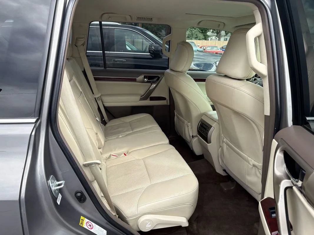 Used 2010 Lexus GX 460 w/ Comfort Plus Pkg AWD/4WD image 24