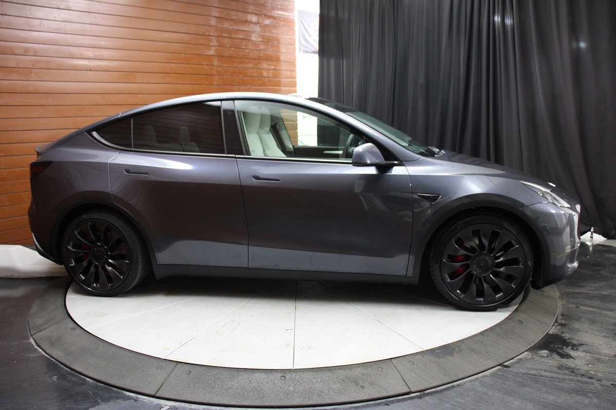 Used 2022 Tesla Model Y Performance AWD/4WD image 19