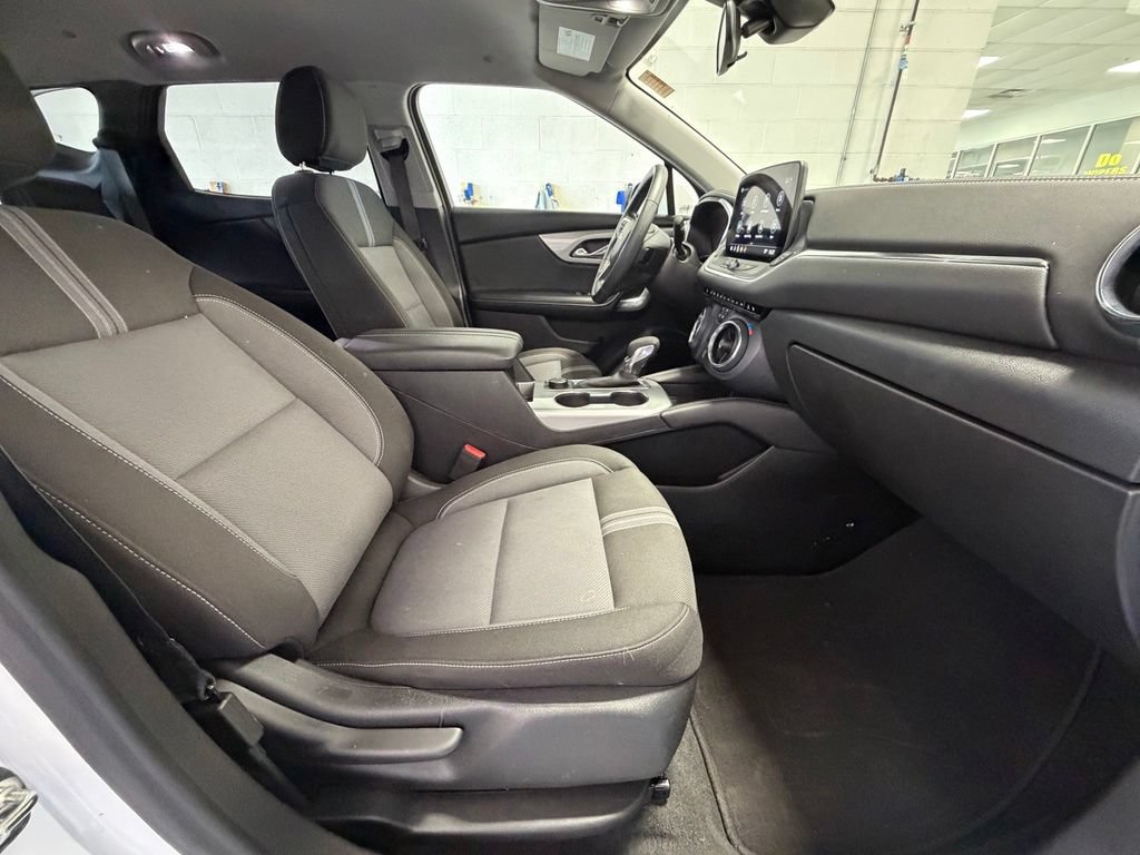 Used 2025 Chevrolet Blazer LT AWD/4WD image 42