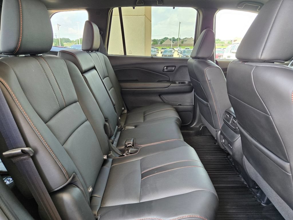 Used 2025 Honda Passport TrailSport image 24
