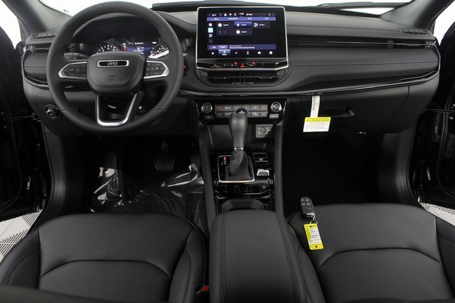 New 2026 Jeep Compass Limited w/ Limited Altitude Pack image 8