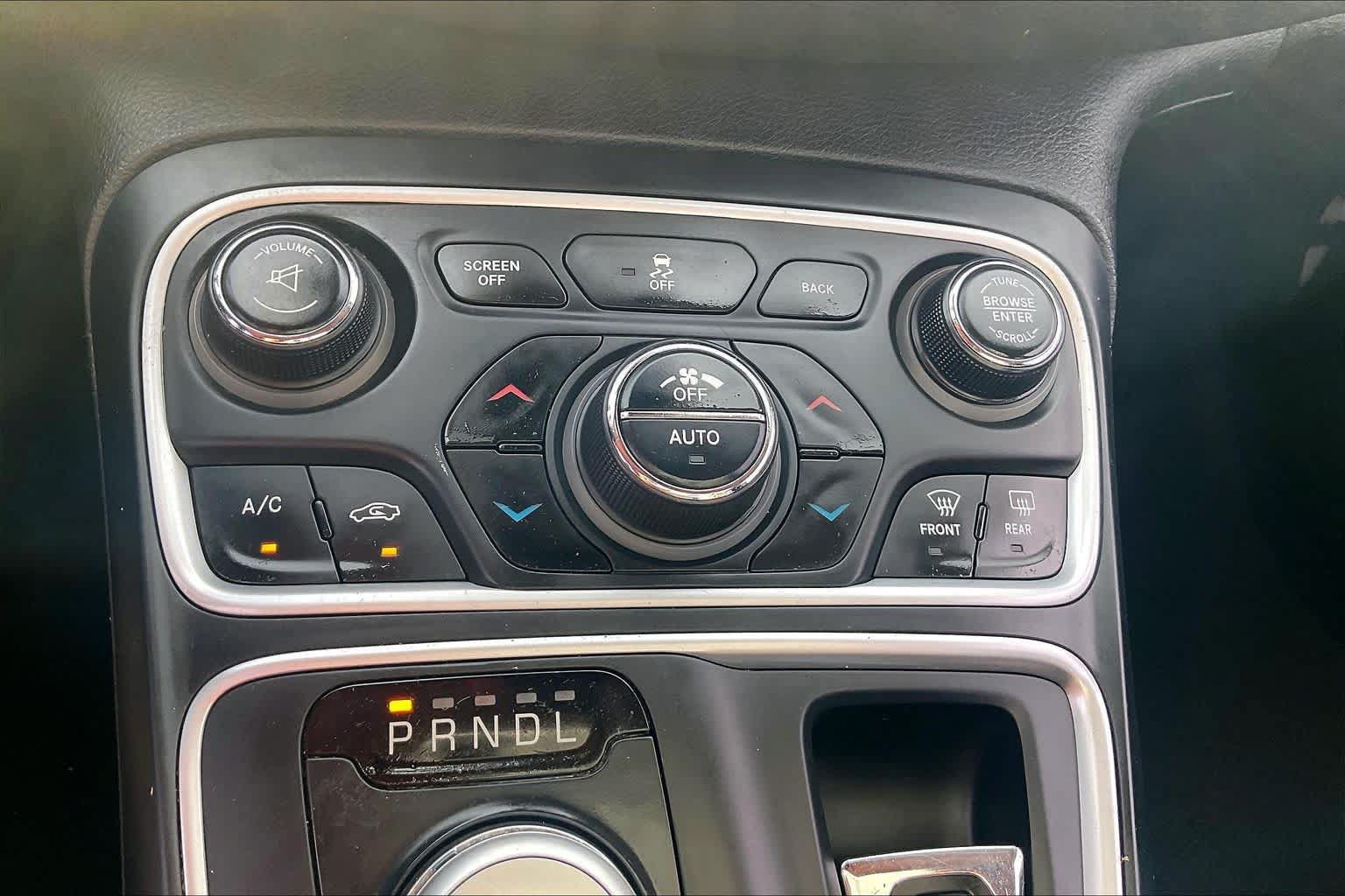 Used 2015 Chrysler 200 Limited w/ Convenience Group FWD image 32
