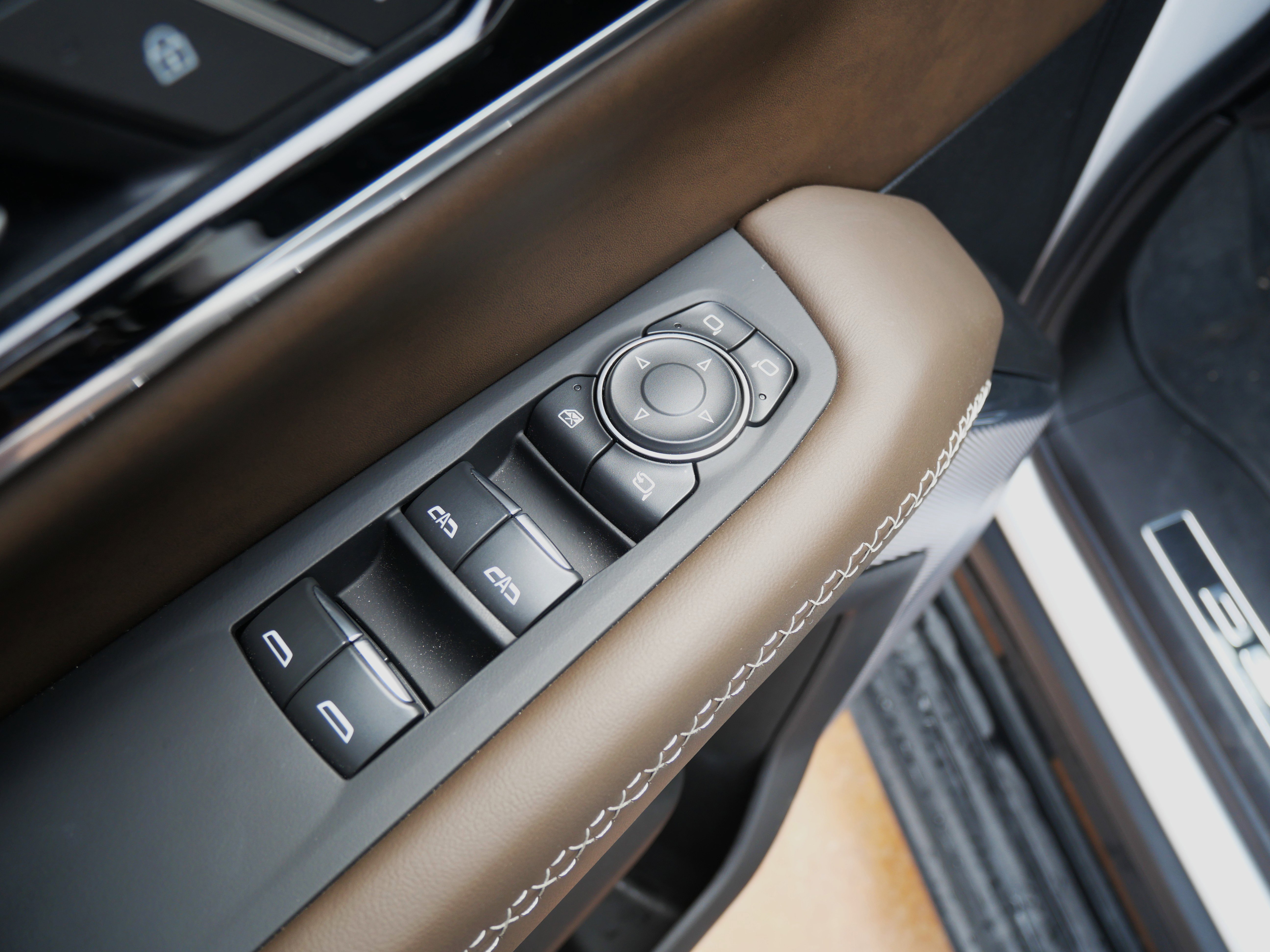 Used 2025 GMC Yukon Denali Ultimate image 7