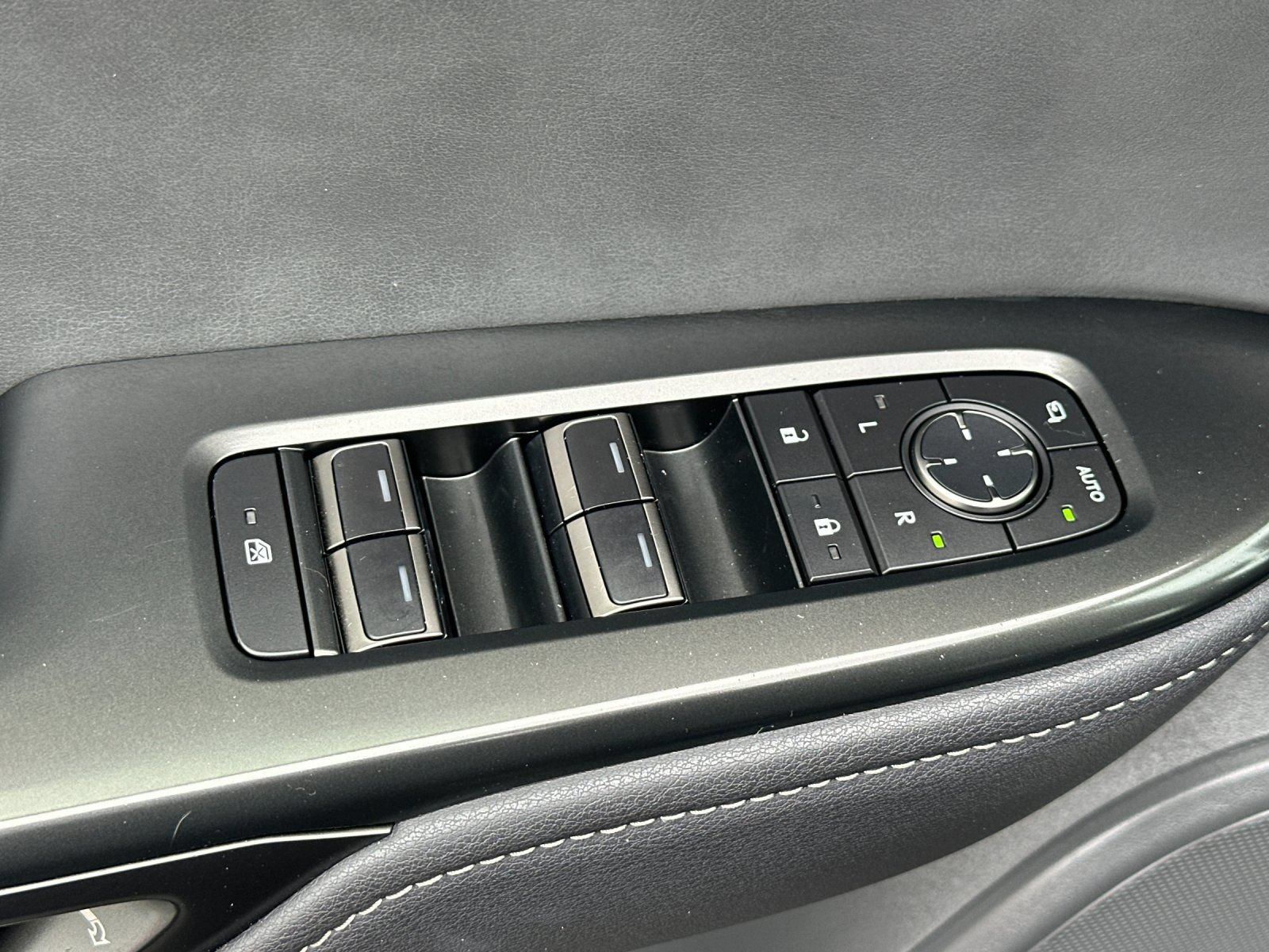 Used 2023 Lexus RZ 450e Premium w/ Technology Package AWD/4WD image 12