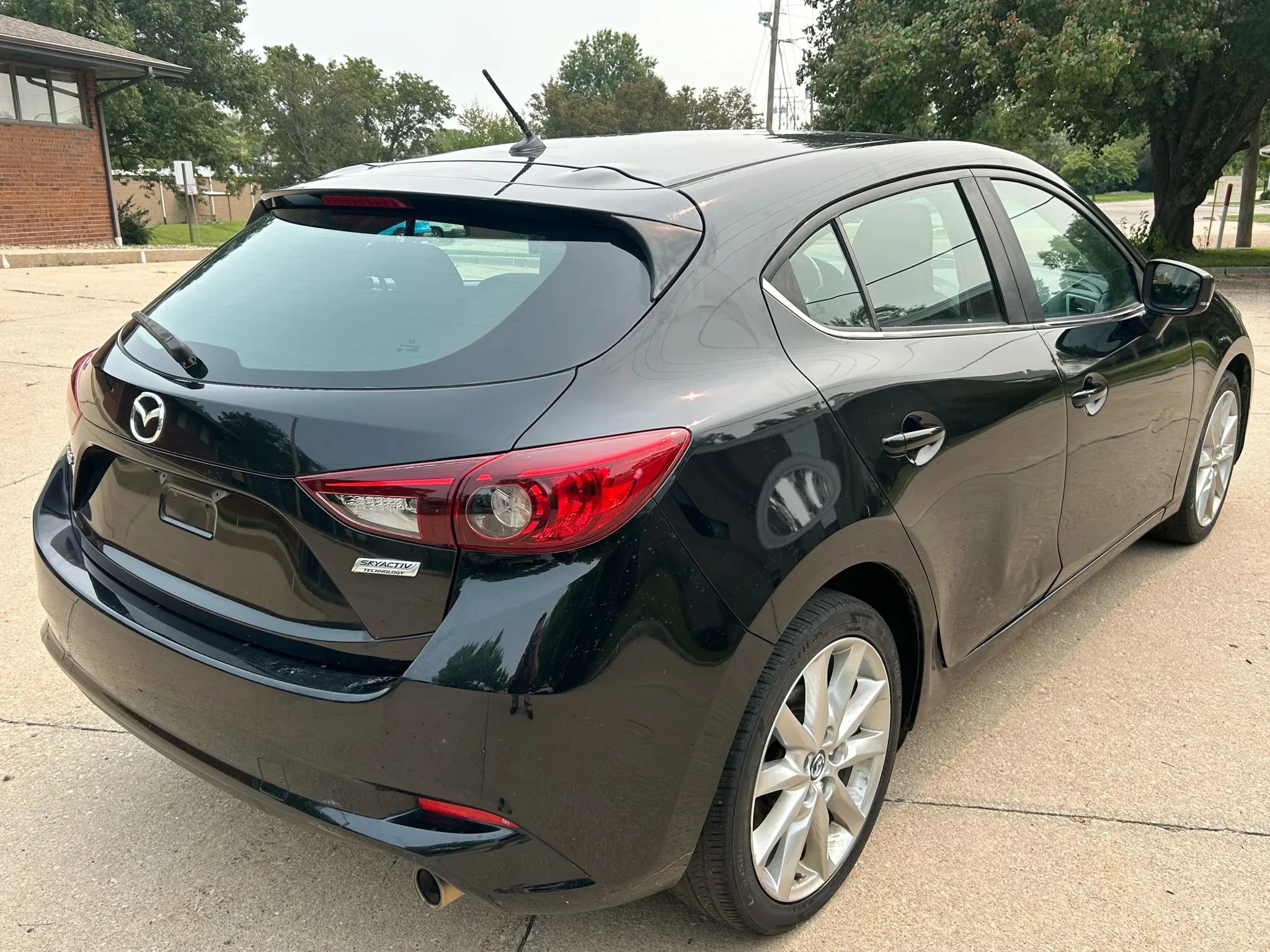 Used 2017 MAZDA MAZDA3 Touring image 5