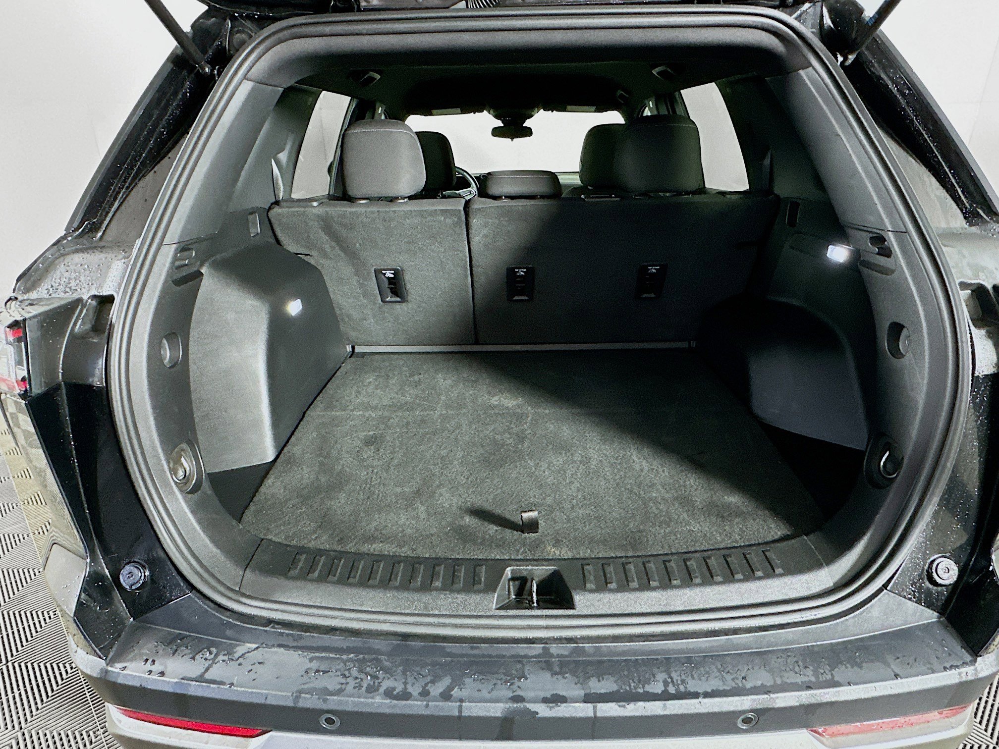 Used 2025 Chevrolet Equinox LT image 28