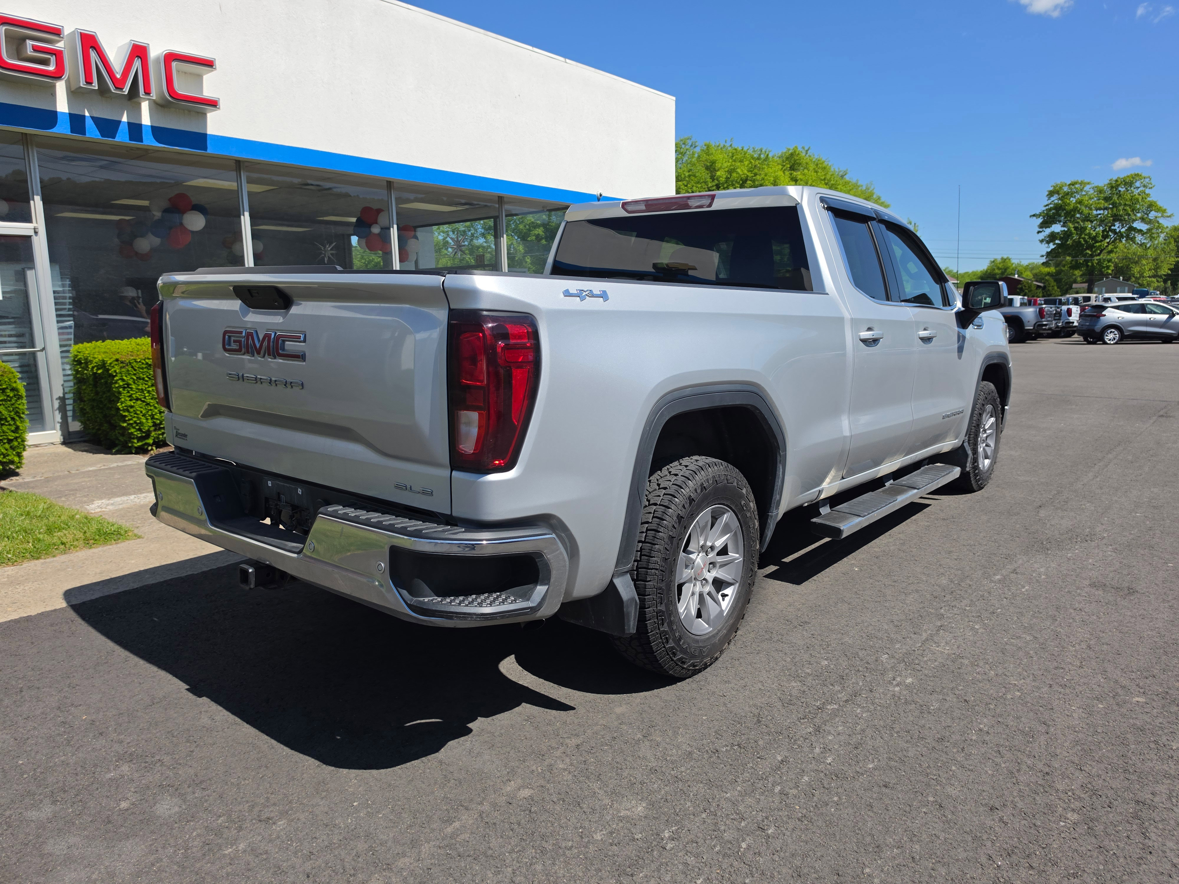Used 2021 GMC Sierra 1500 SLE w/ Driver Alert Package I AWD/4WD video 3
