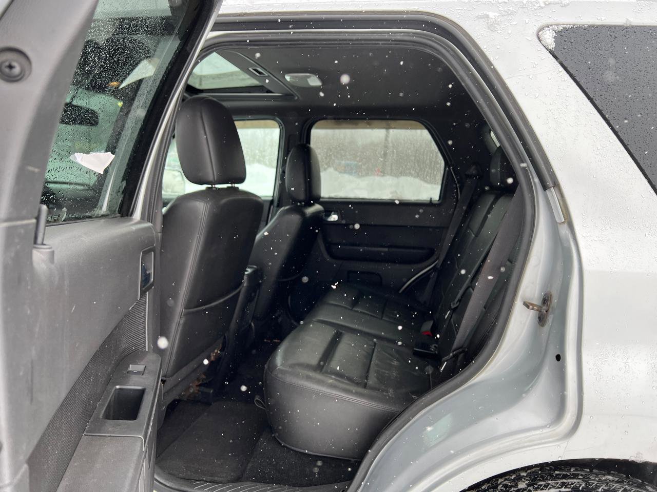 Used 2011 Ford Escape Limited w/ 302A Rapid Spec Order Code image 27