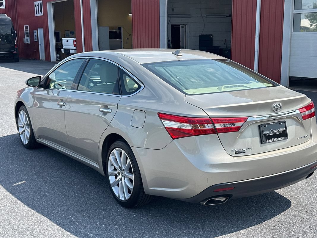 Used 2013 Toyota Avalon Limited FWD image 7