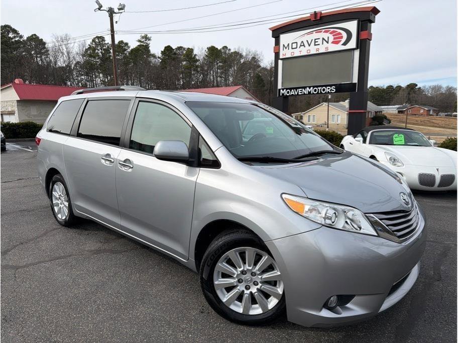 Used 2015 Toyota Sienna XLE Premium image 1