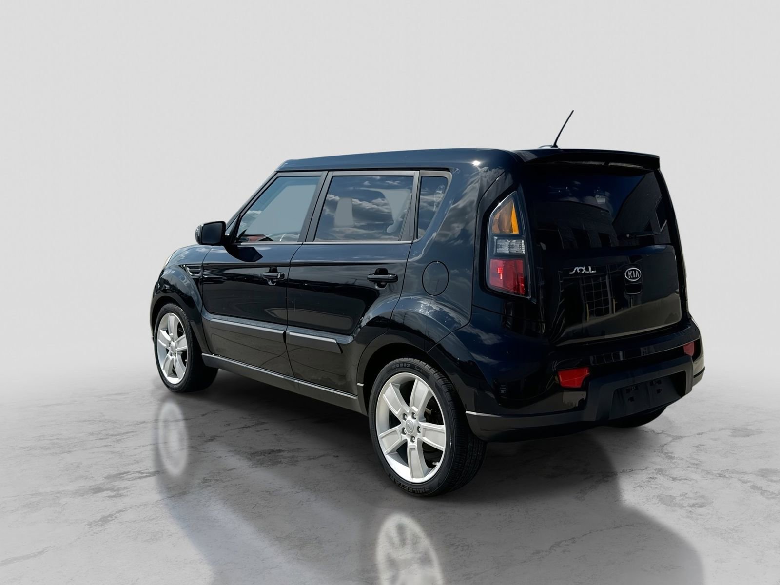 Used 2011 Kia Soul Sport FWD image 5