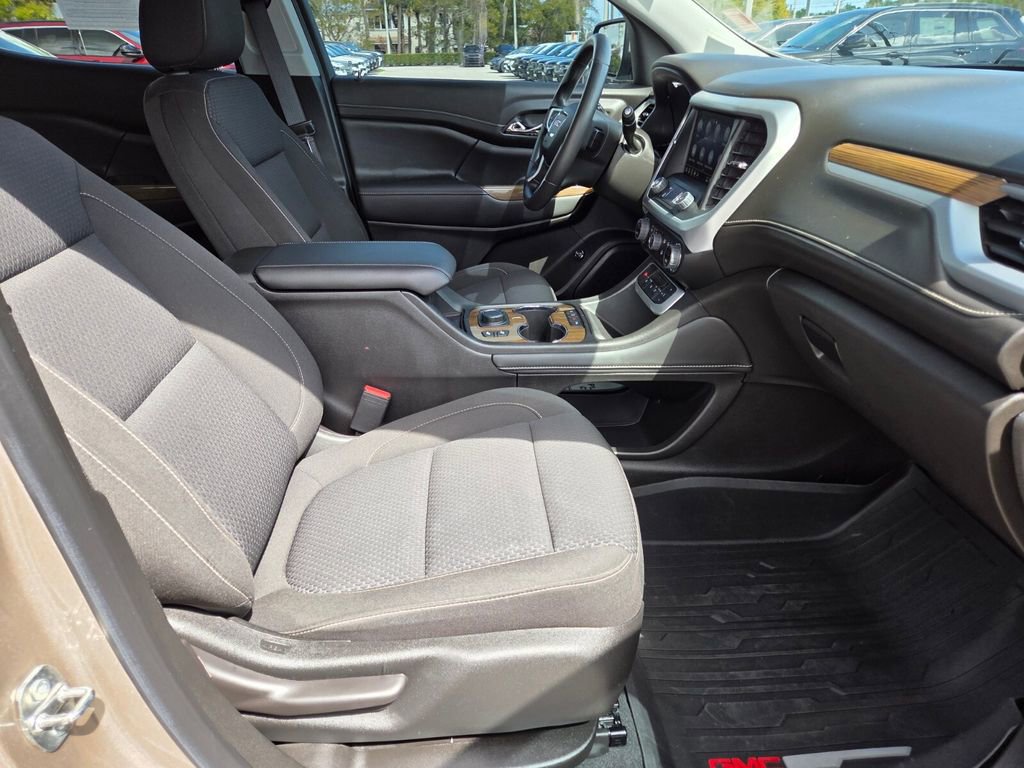 Used 2023 GMC Acadia SLE w/ Driver Convenience Package image 10