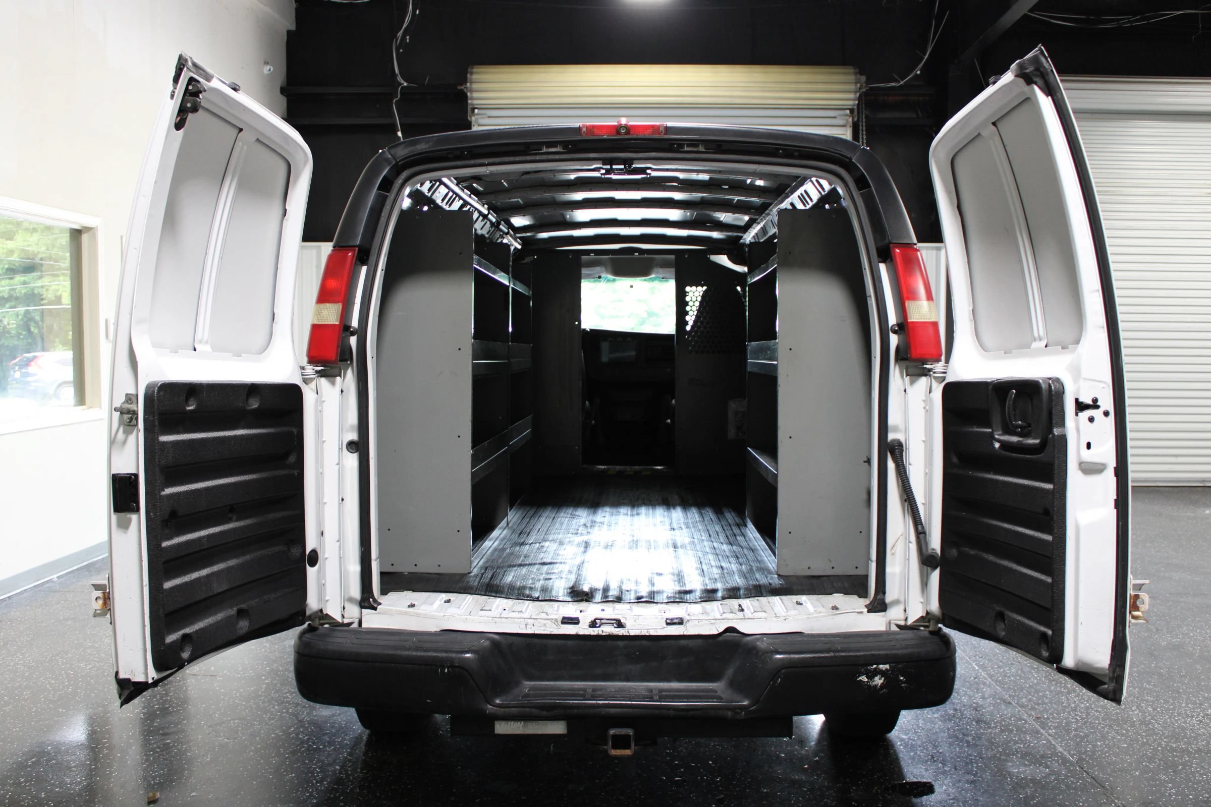 Used 2008 GMC Savana 2500 Extended RWD image 25