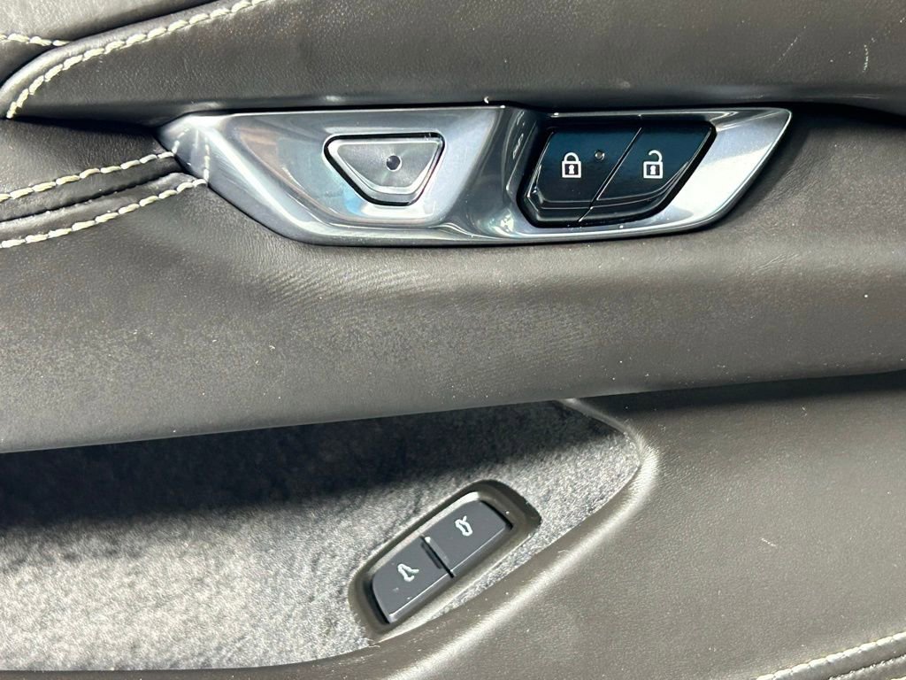 Used 2024 Chevrolet Corvette Stingray Premium Cpe w/ Z51 Performance Package image 38