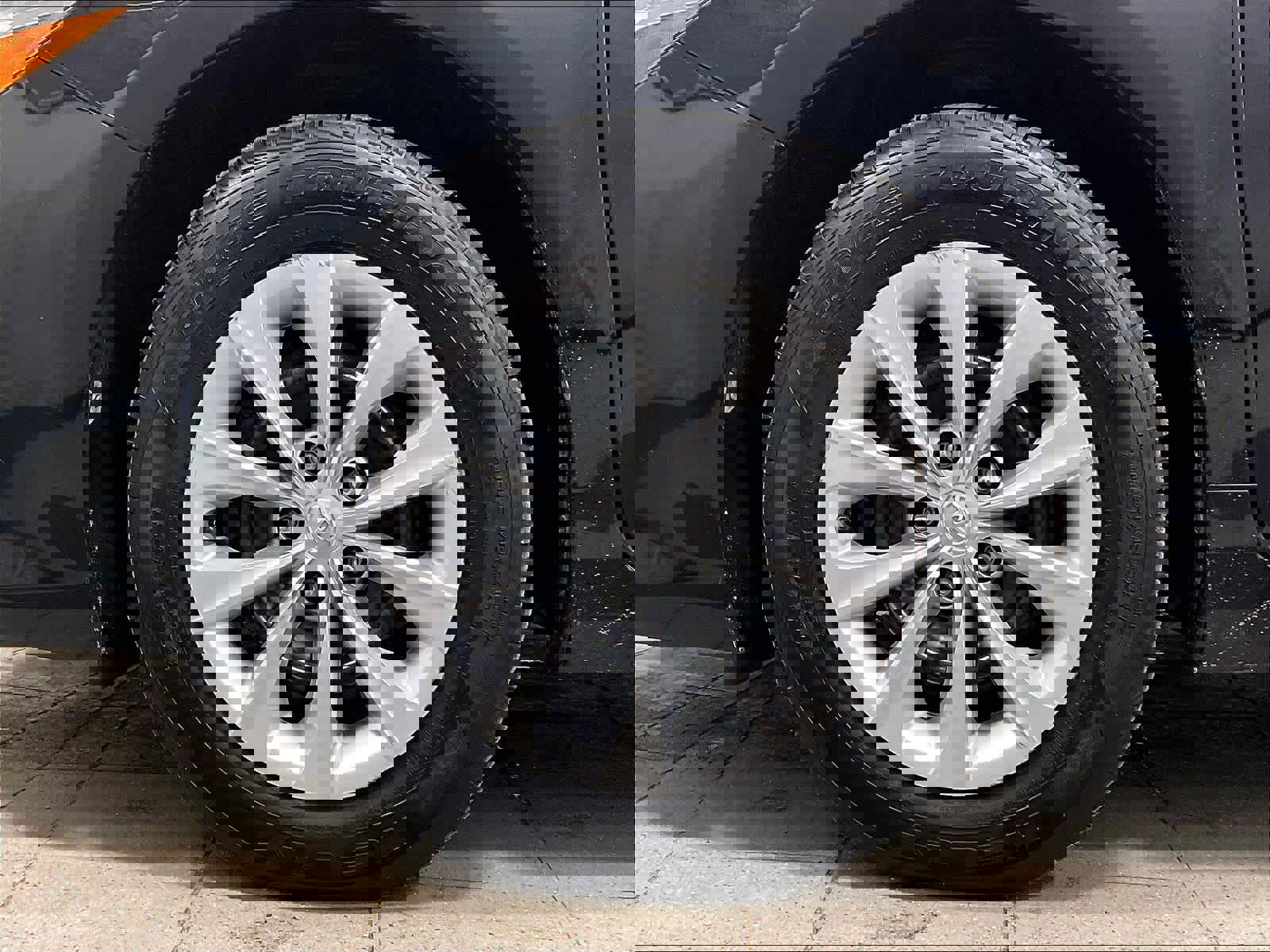 Used 2017 Toyota Camry LE image 7