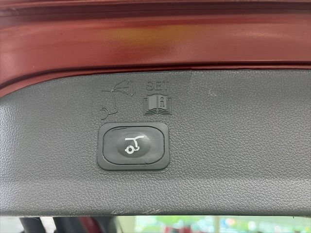 Used 2016 Ford Escape Titanium w/ Equipment Group 301A AWD/4WD image 12