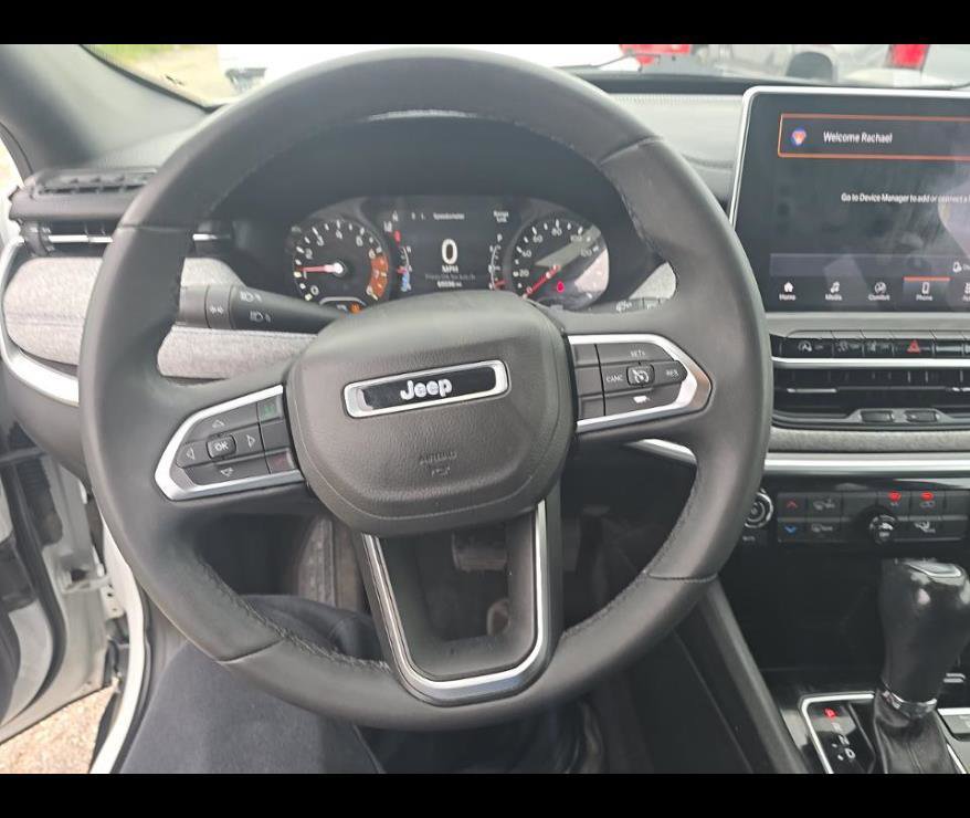 Used 2023 Jeep Compass Latitude AWD/4WD image 4