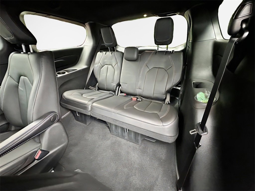 New 2022 Chrysler Pacifica Touring-L w/ S Appearance Package image 23