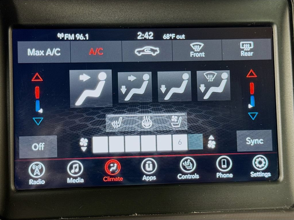 Used 2022 Dodge Charger SXT w/ Leather Interior Group RWD image 30