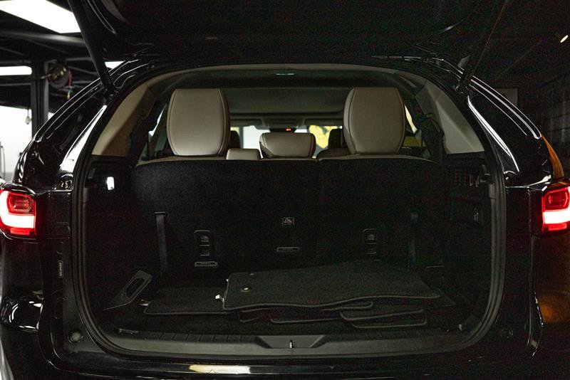 Used 2024 MAZDA CX-90 Plug-In Hybrid w/ Premium Pkg image 7