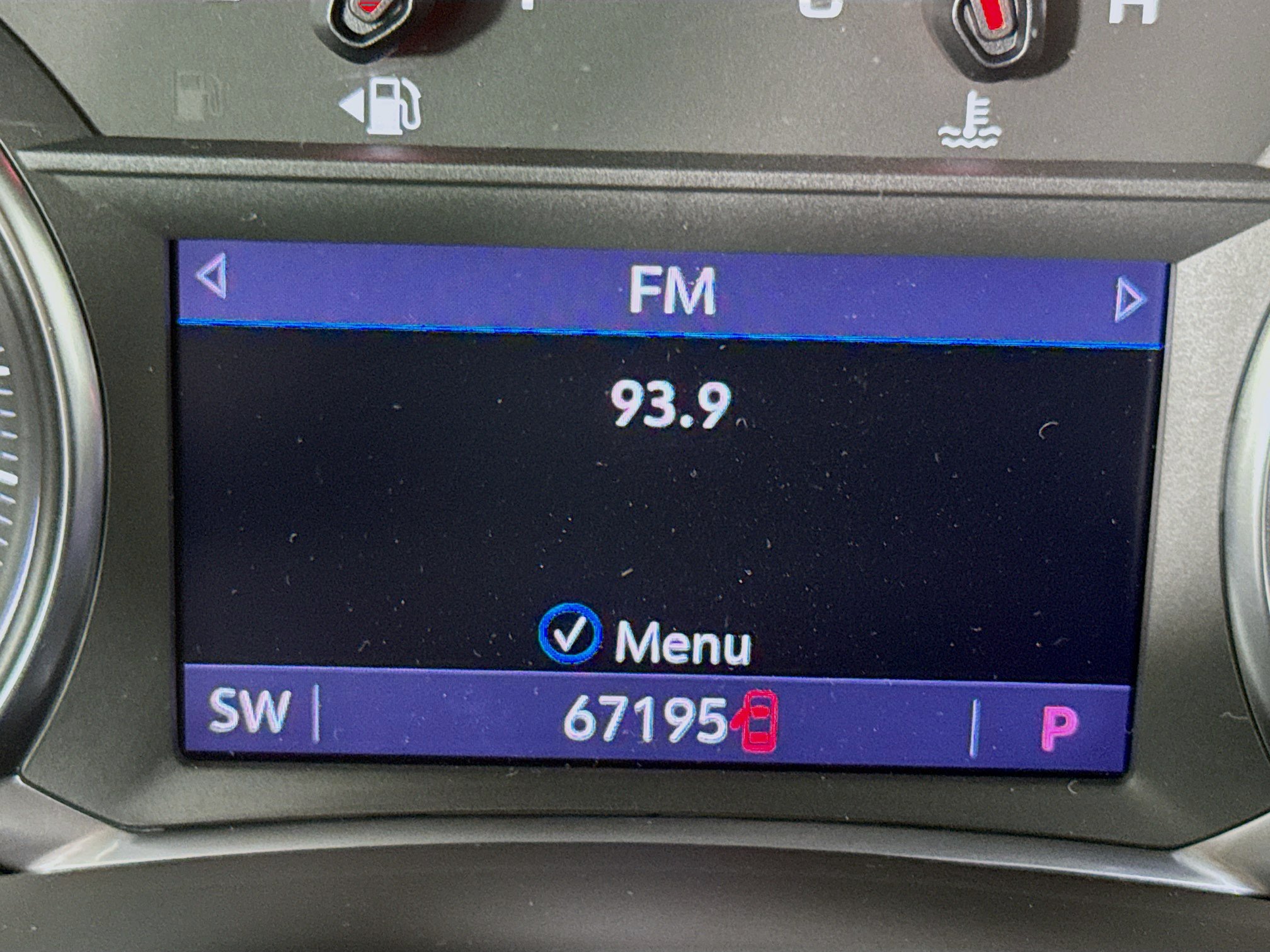 Used 2022 GMC Terrain SLT w/ Infotainment Package II FWD image 14