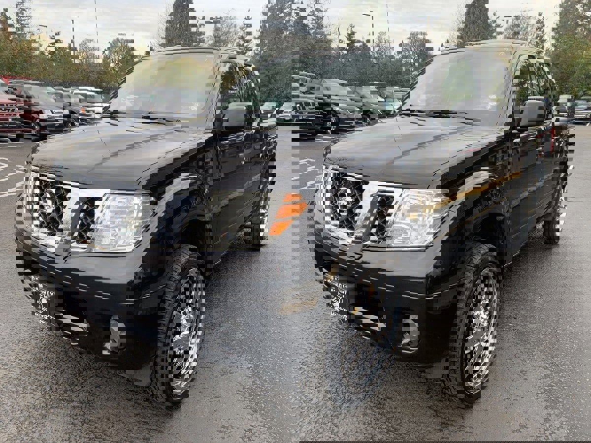 Used 2016 Nissan Frontier SV image 6