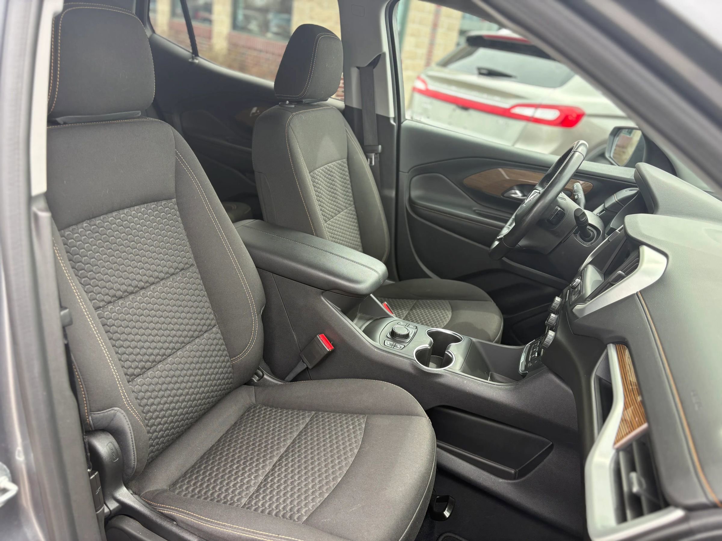 Used 2020 GMC Terrain SLE w/ Driver Convenience Package image 14