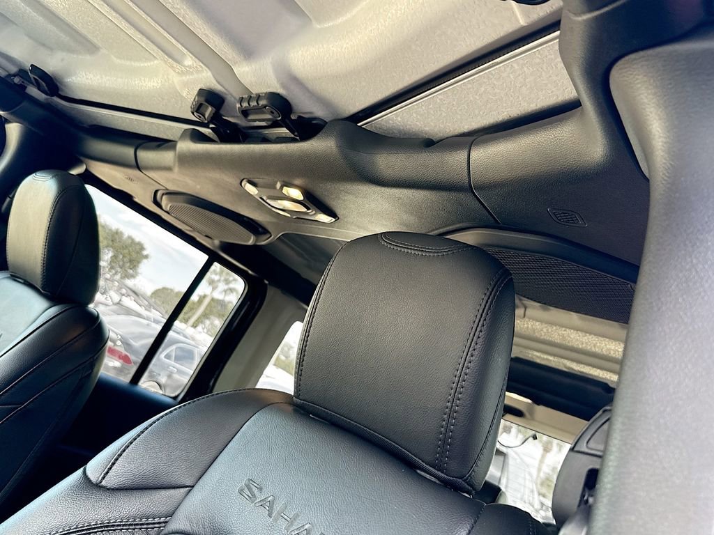 Used 2022 Jeep Wrangler Unlimited Sahara w/ Cold Weather Group AWD/4WD image 20