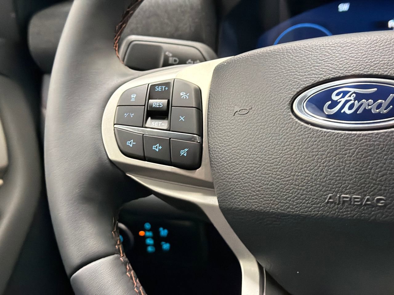 New 2026 Ford Explorer Active w/ Active Comfort Package image 24