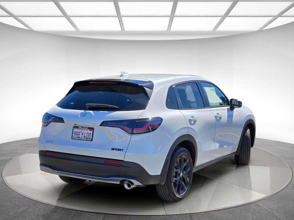 Certified 2025 Honda HR-V Sport image 3