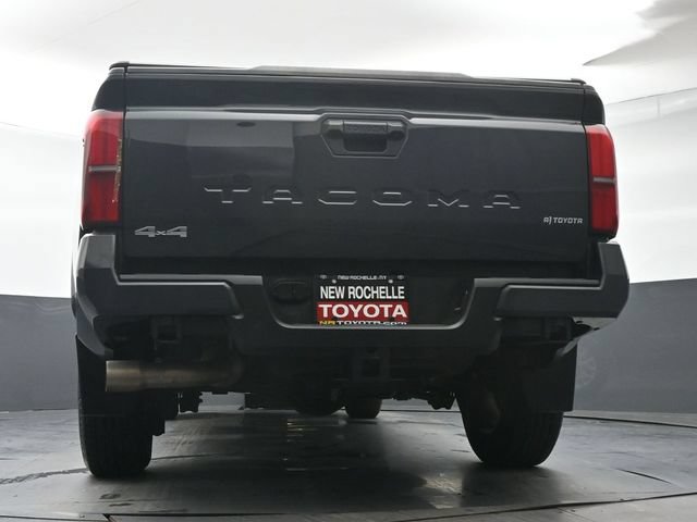 Certified 2024 Toyota Tacoma SR5 AWD/4WD image 33