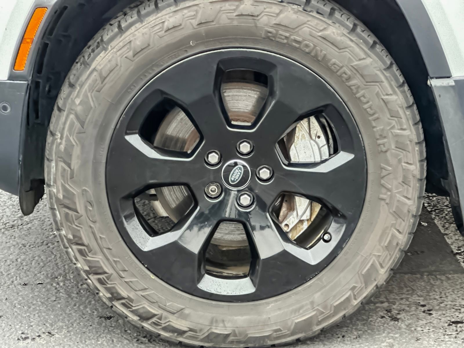 Used 2020 Land Rover Defender 110 HSE image 26