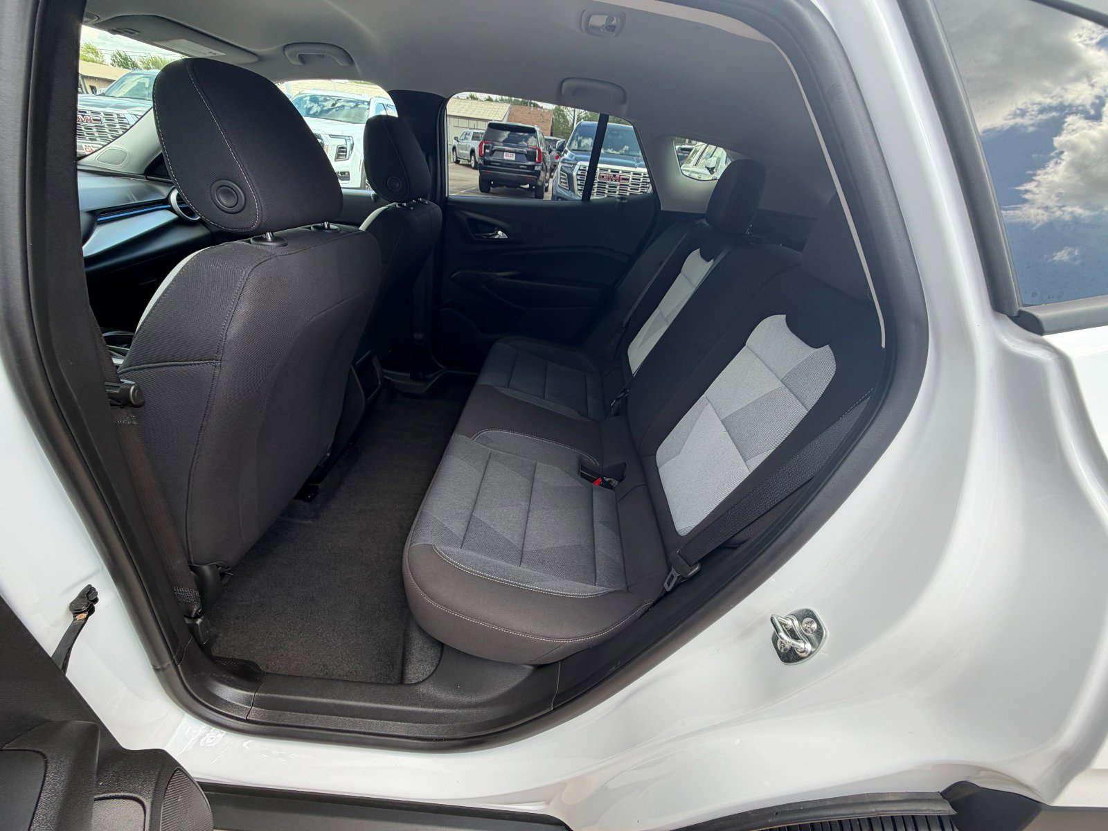 Certified 2025 Chevrolet Trax LS FWD image 31