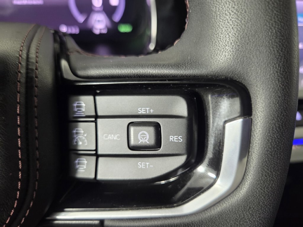 Used 2024 Jeep Wagoneer Launch Edition AWD/4WD image 17