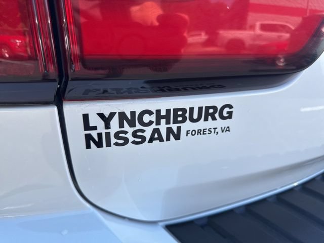 Used 2024 Nissan Armada Platinum w/ Captain's Chairs Package AWD/4WD image 10