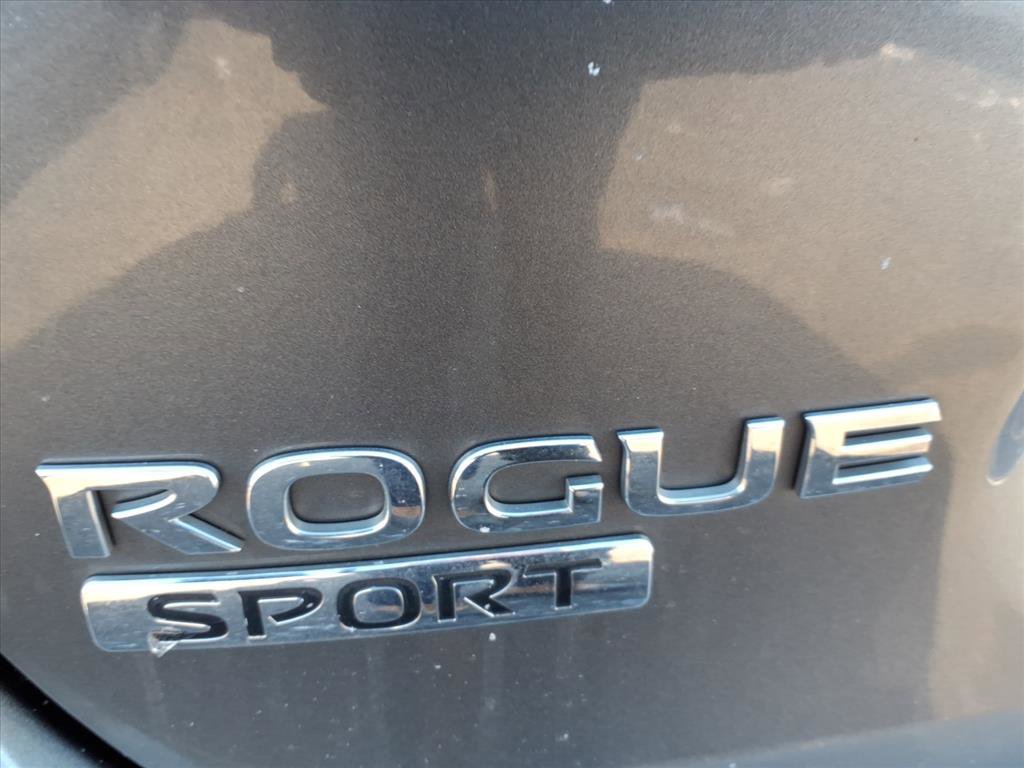 Used 2018 Nissan Rogue Sport SV w/ SV All-Weather Package image 10