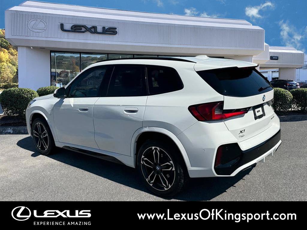 Used 2025 BMW X1 xDrive28i w/ Premium Package AWD/4WD image 3