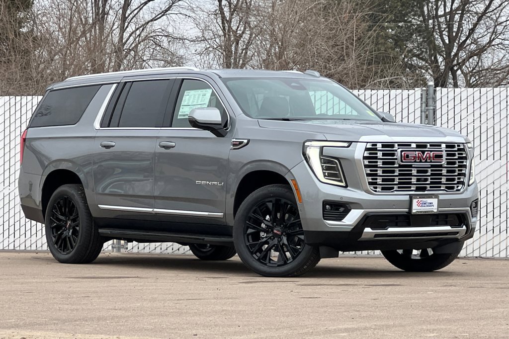 New 2026 GMC Yukon XL Denali image 2
