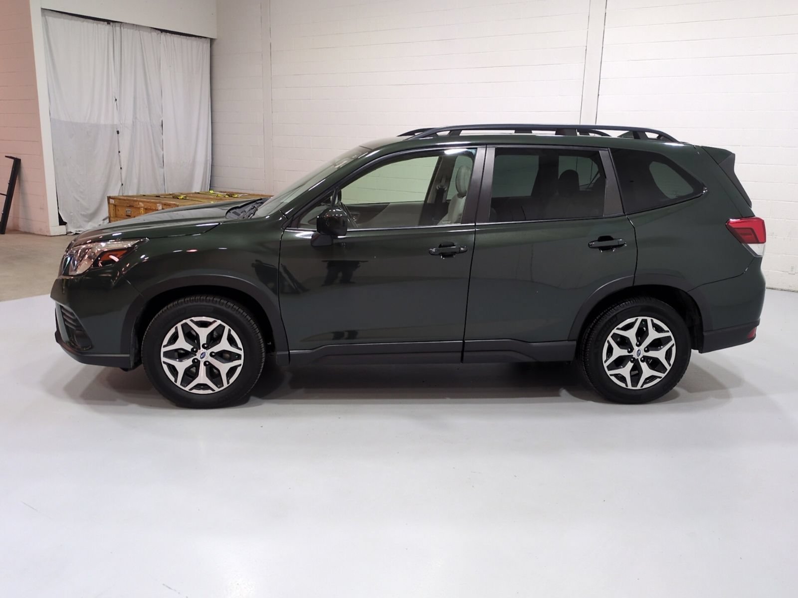Certified 2022 Subaru Forester Premium AWD/4WD image 6