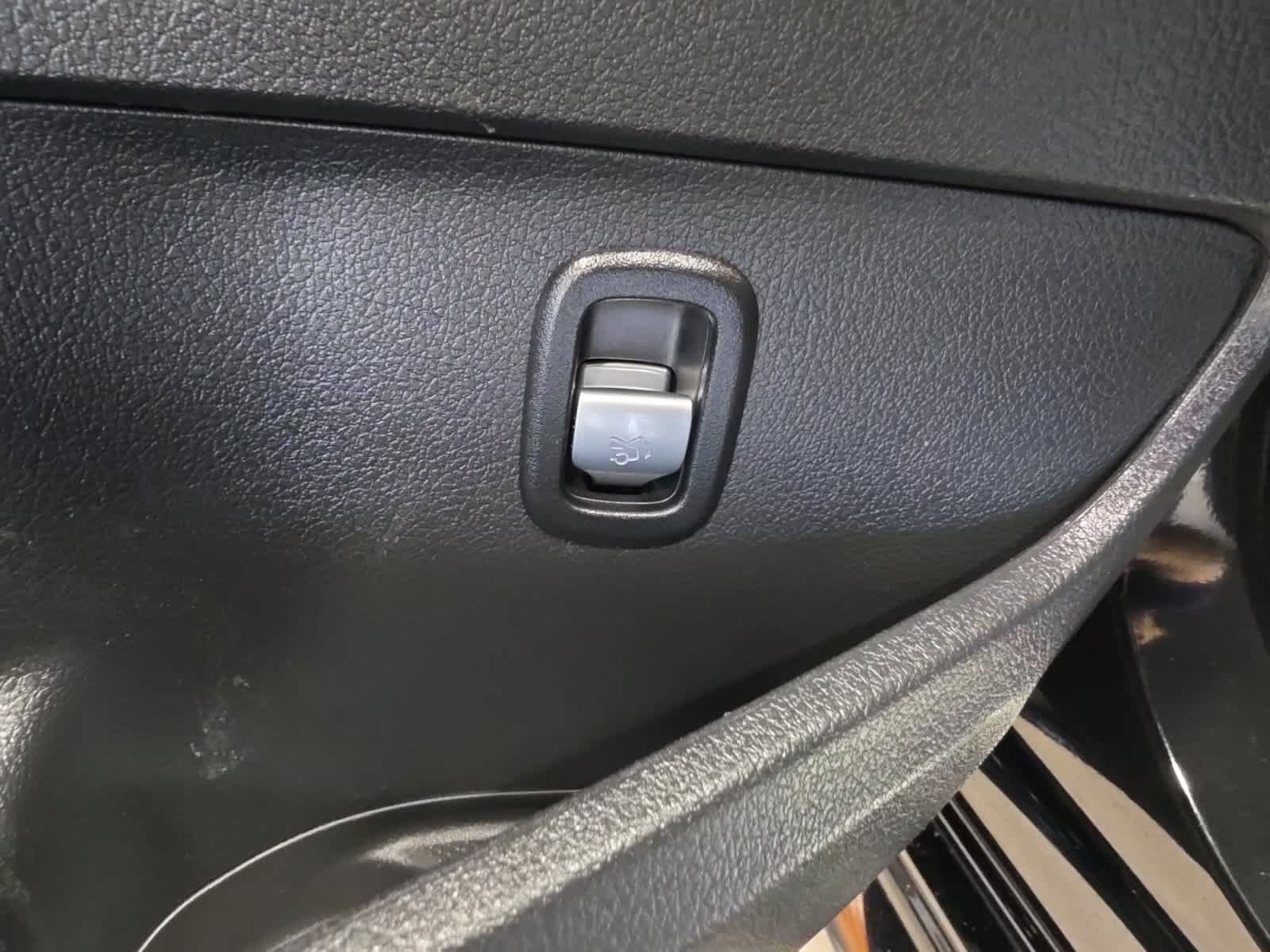 Used 2023 Mercedes-Benz C 300 Sedan image 18