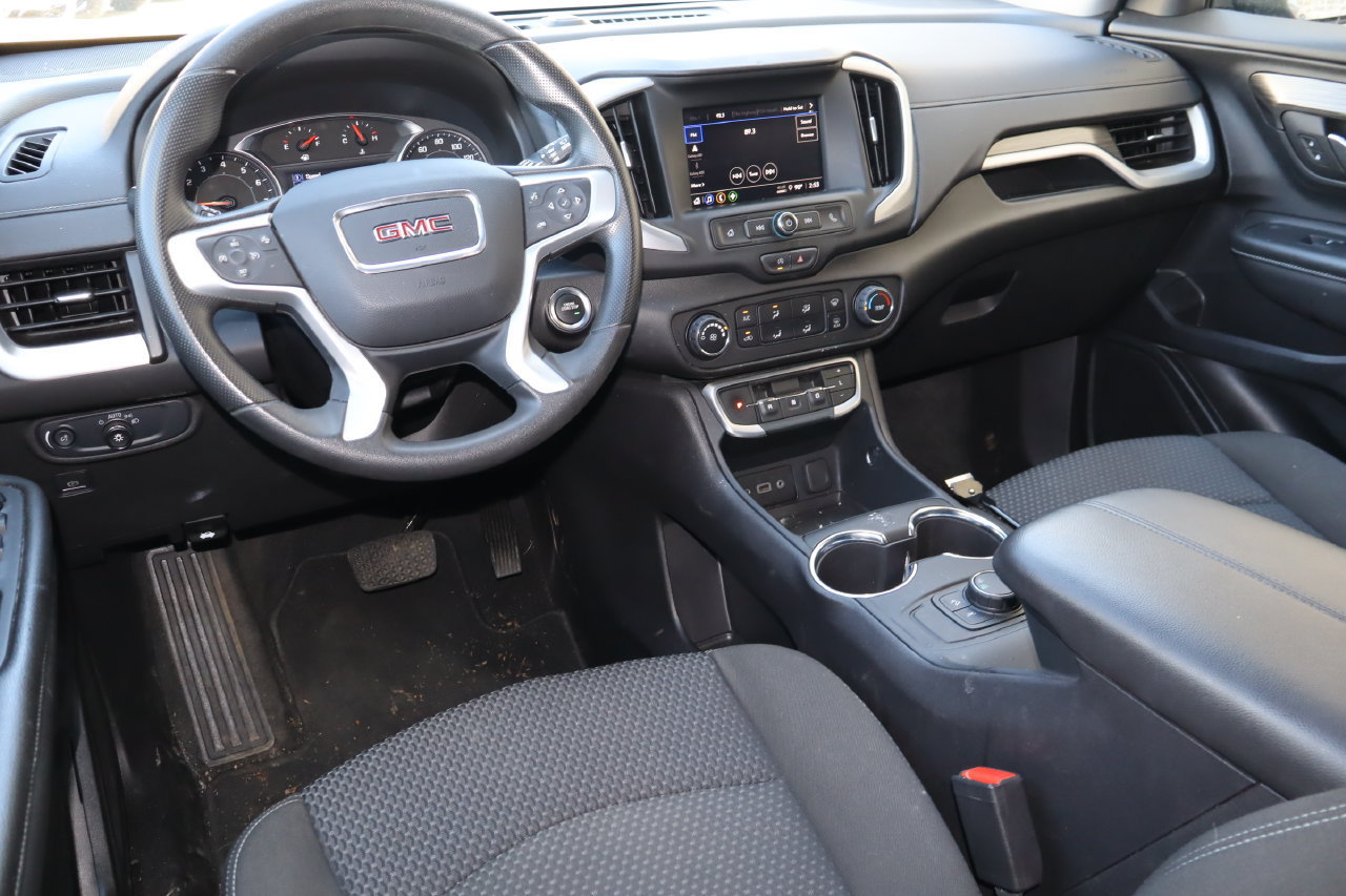 Used 2024 GMC Terrain SLE FWD image 4