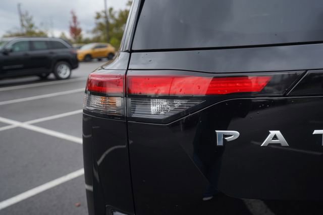 Used 2023 Nissan Pathfinder SV image 39