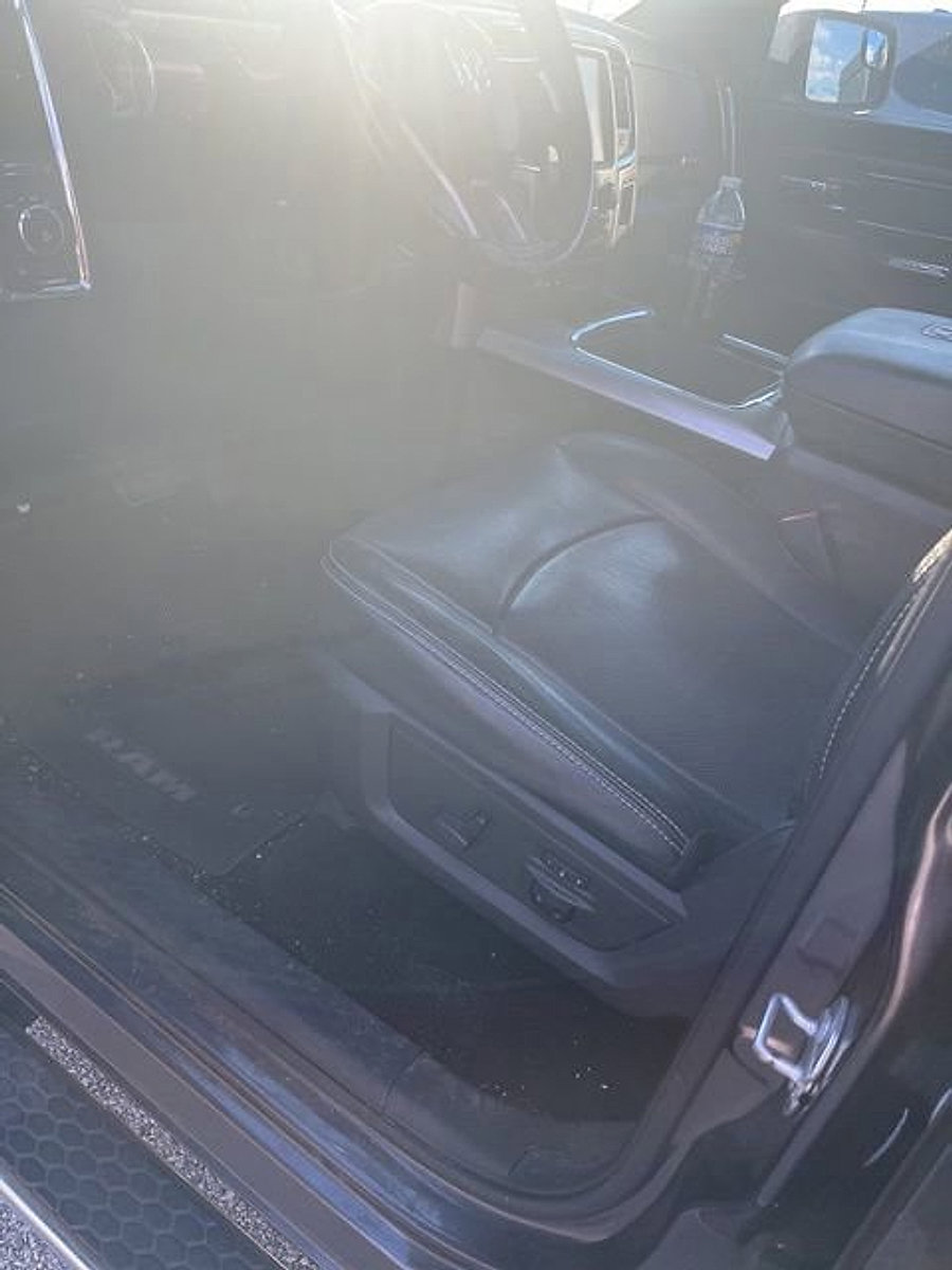 Used 2016 RAM 1500 Laramie w/ Convenience Group image 17