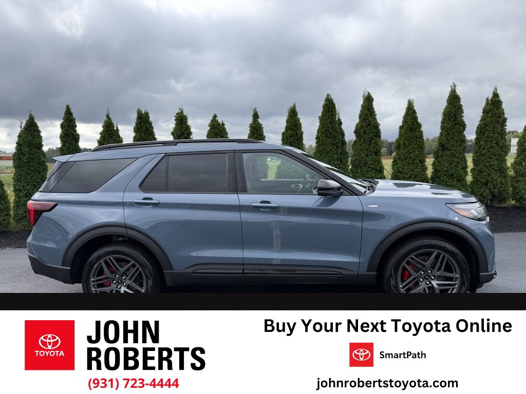 Used 2025 Ford Explorer ST-Line w/ Premium Package image 1