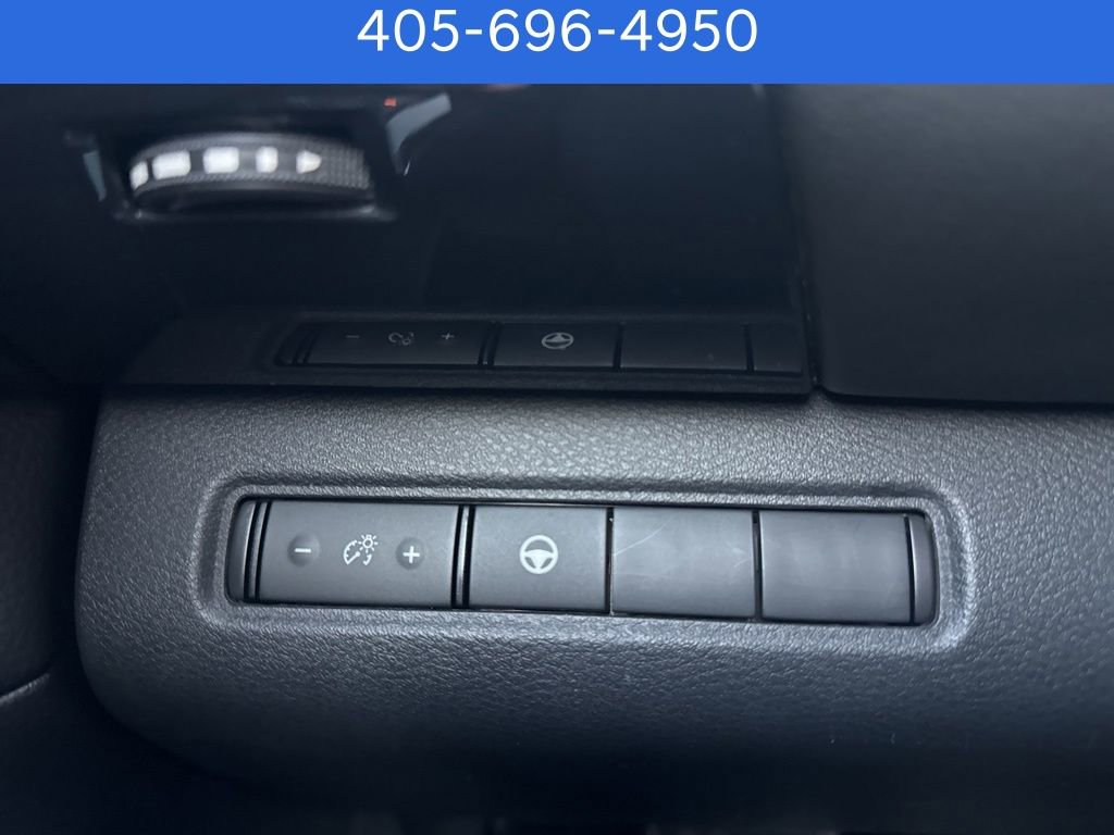 Used 2022 Nissan Pathfinder SV image 28