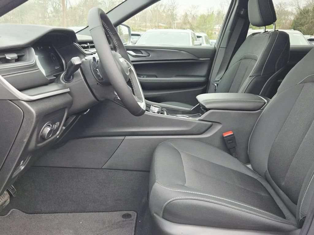 New 2026 Jeep Grand Cherokee Laredo X AWD/4WD image 14