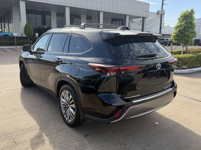 Used 2025 Toyota Highlander Platinum image 7