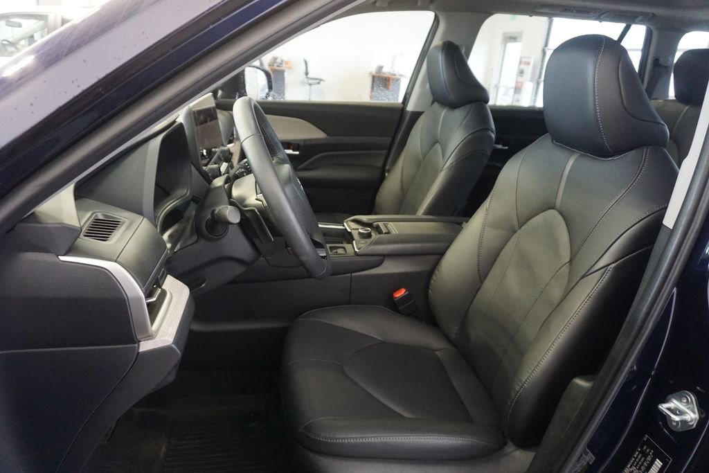 Used 2024 Toyota Grand Highlander Platinum image 21